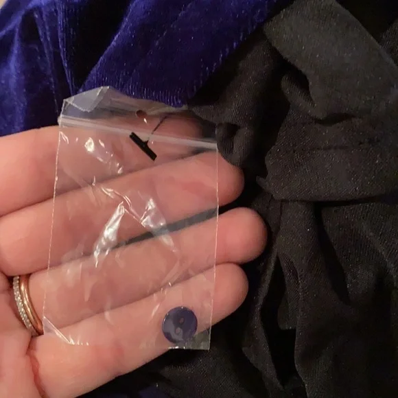 Lulu’s Navy Velour Style Dress Size Medium New - Picture 9 of 10